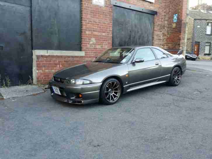 Nissan Skyline GTR R33 STUNNING CAR Very low mileage