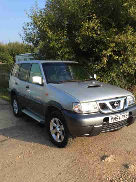Nissan terrano