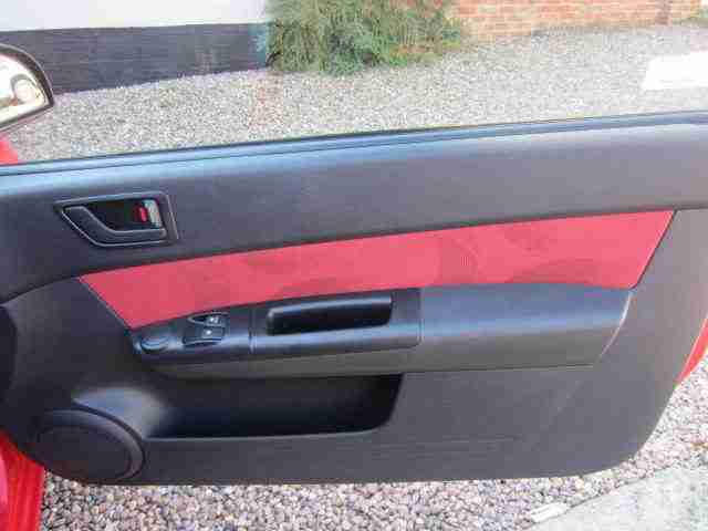 ONE LADY OWNER plus hyundai main dealer, genuine 41,000 from new, 6 services,