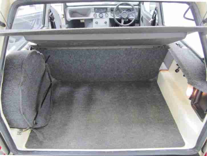 Oldtimer Dreirad RELIANT HST RIALTO mit erst 11.000 Miles nachweislich