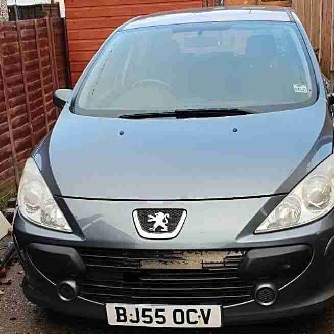 PEUGEOT 5 DOOR HATCHBACK LOW MILLAGE WITH LOW START PRICE