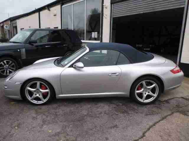 PORSCHE 911 2dr Tiptronic S