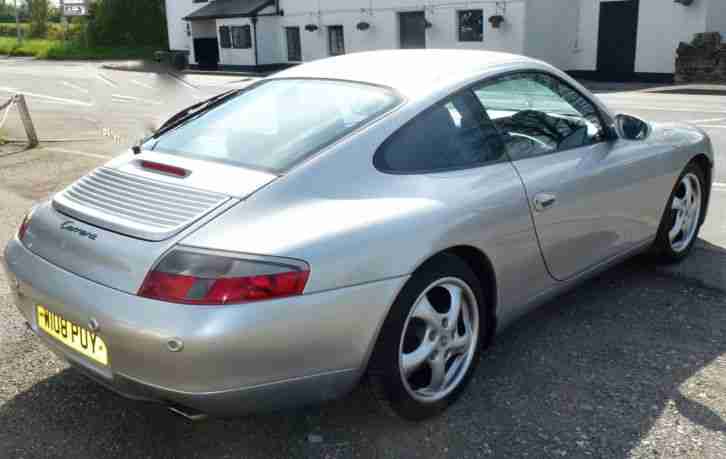 PORSCHE 911 CARRERA