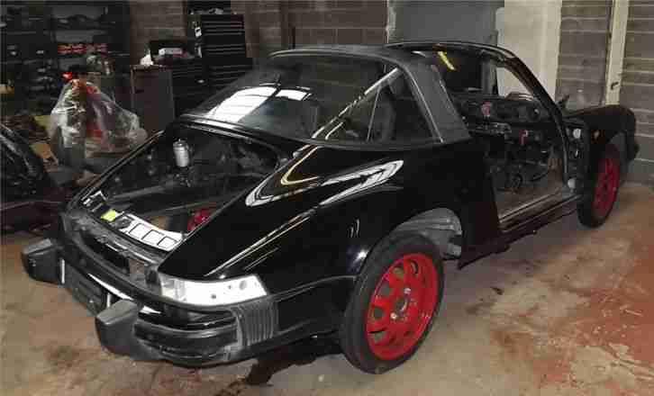 PORSCHE CARRERA 911 (TARGA) - UNDAMAGED ROLLING BODY SHELL WITH V5 DOCUMENTS