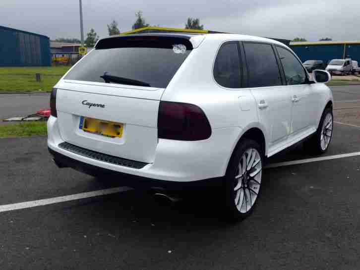 PORSCHE CAYENNE TIPTRONIC S IN STUNNING WHITE 2004