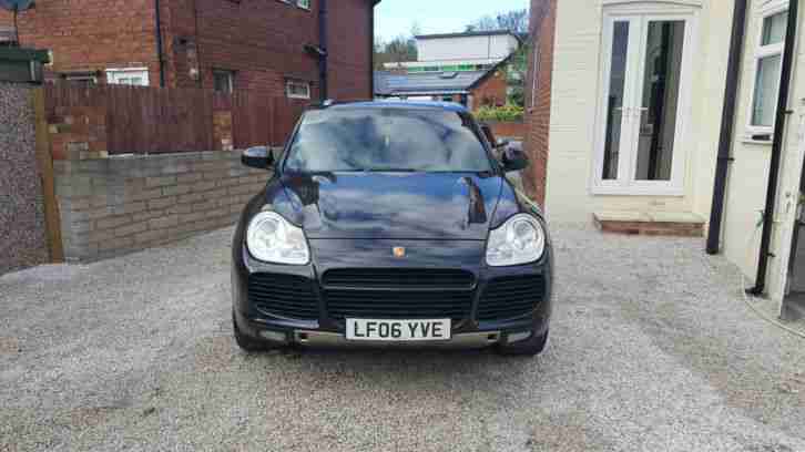 PORSCHE CAYENNE TURBO S BLACK