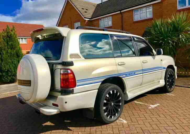 Pearl White - Toyota Landcruiser Amazon 4.2 TD Diesel VX Limited - Fully loaded