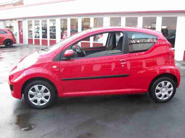 Peugeot 107 1.0 2-Tronic Urban,only 17,900 miles