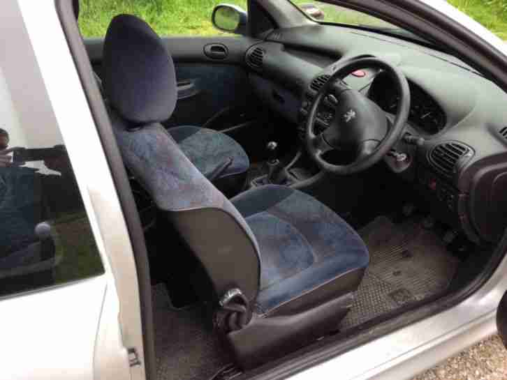 Peugeot 206 LX 1.1 3 Door 2000 X Plate with Panoramic Electric Sunroof