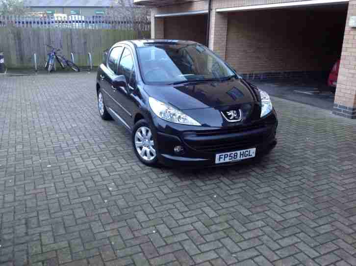 Peugeot 207 very low milige only 29000 with full service history