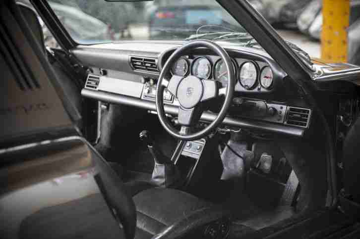 Porsche 911 3.2 Carrera Targa • Solid Black/Black Leather • Viewing Essential