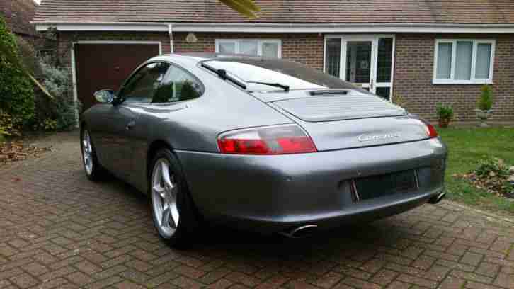Porsche Carrera 4 in seal grey