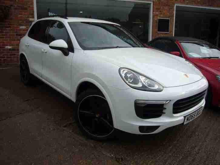 Porsche Cayenne 3.0D V6 2015 65 White 35100 miles