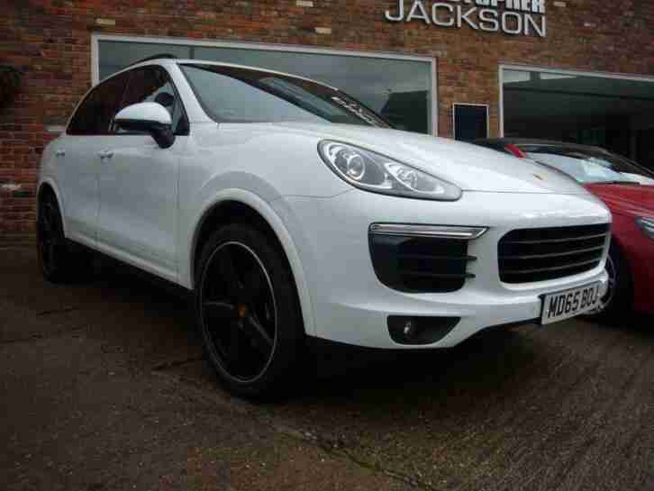 Porsche Cayenne 3.0D V6 2015 65 White 35100 miles