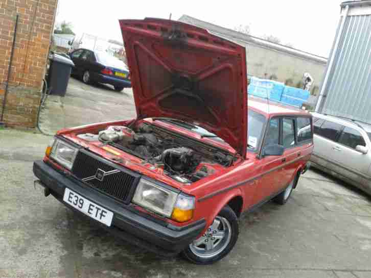 RARE CLASSIC VOLVO 240 GLT ESTATE,FULL LEATHER,NEEDS SLIGHT ATTENTION