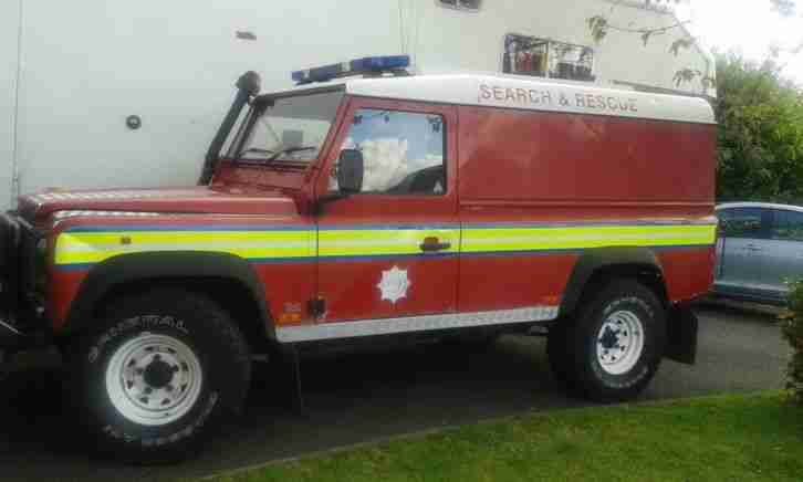 RED LANDROVER 110 DEFENDER