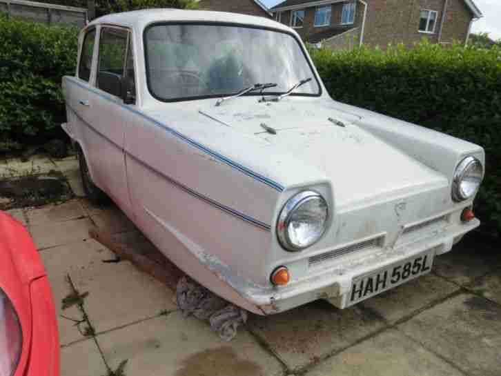 RELIANT REGAL 3/30 700cc WHITE CLASSIC CAR TRIKE