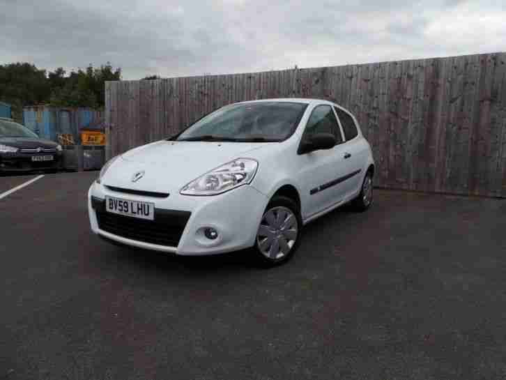 Renault CLIO 1.2 16V EXTREME 3DR WHITE. car for sale