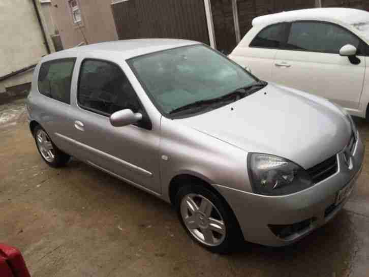 RENAULT CLIO 1.2 SPORT CHEAP TAX AND INSURANCE