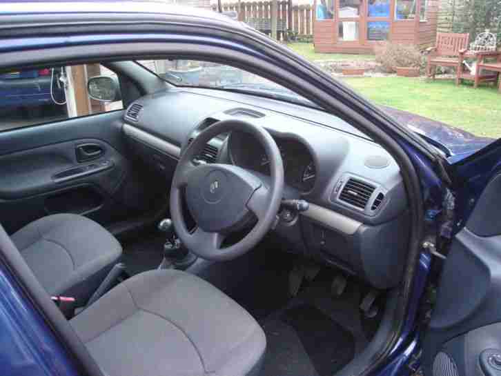 RENAULT CLIO FULL 12 MONTH MOT O5 REG 5 DOOR AIR CON 1.4 ENGINE FAB CAR