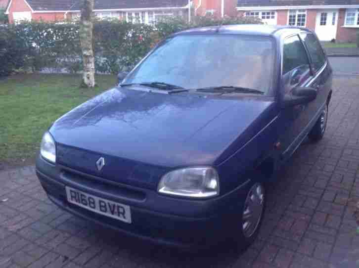 RENAULT CLIO HATCHBACK. Reliant car from United Kingdom