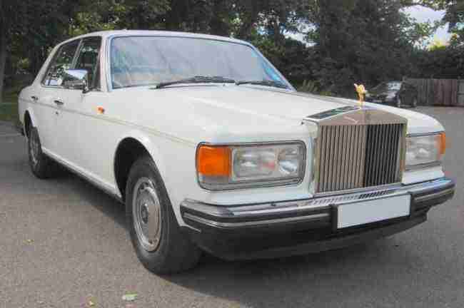 ROLLS ROYCE silver sprit