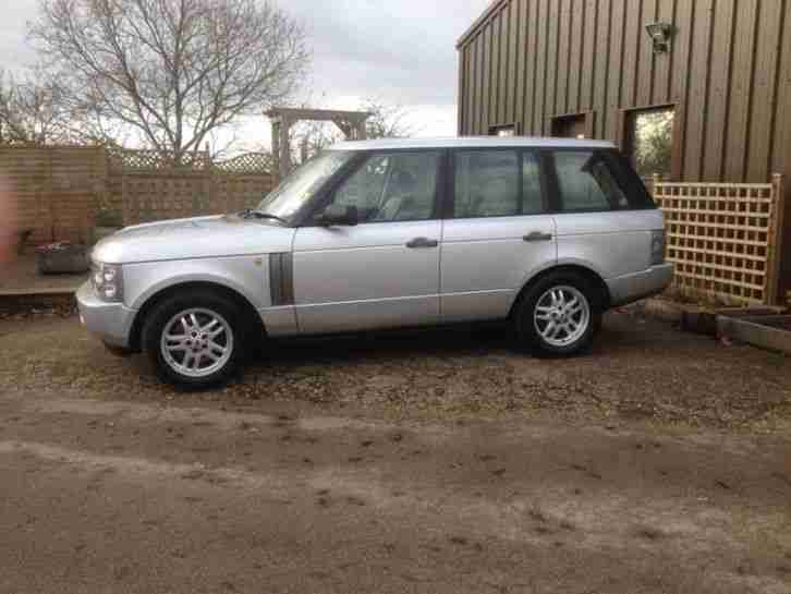 Range Rover 3.0 Td6 Auto SE 5dr silver.