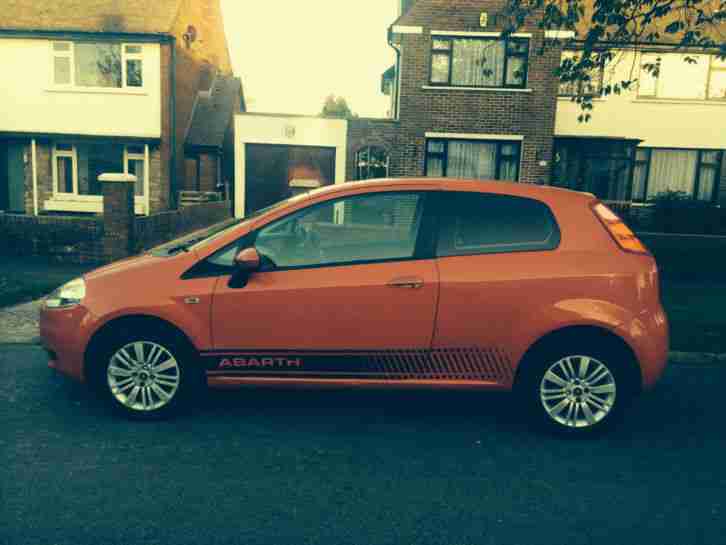 Red Fiat Grande Punto 1.4 Eleganza