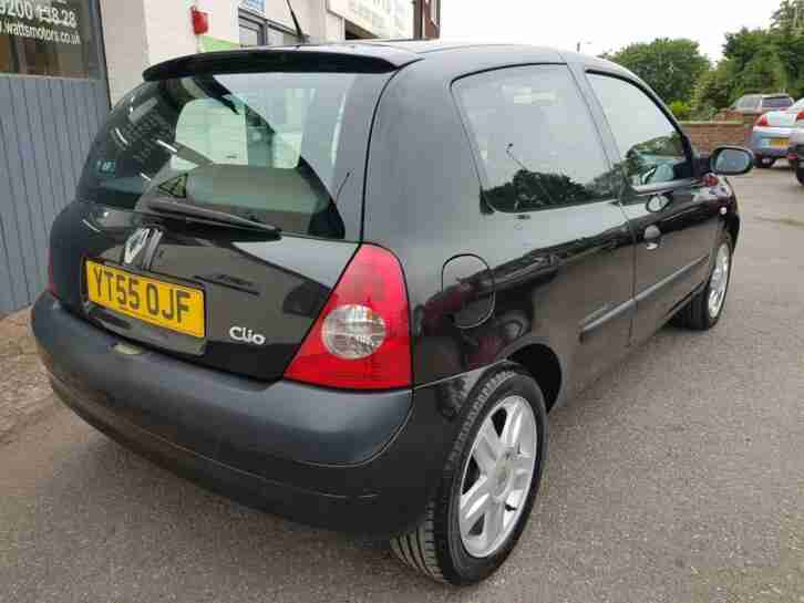 Renault Clio 1.2 16v Extreme 4