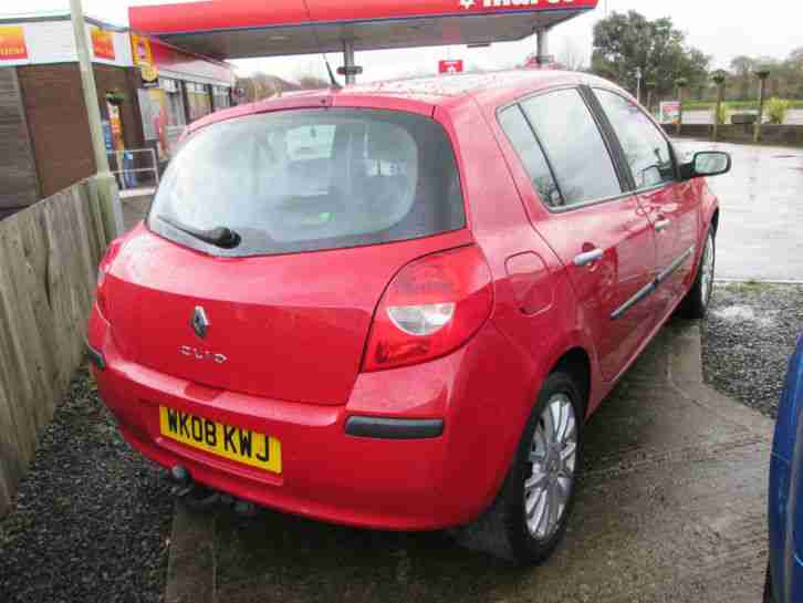 Renault Clio 1.2T 16v 100 TCE Dynamique 5 Door Red