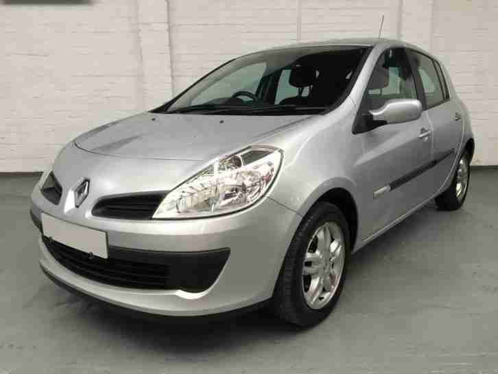 Renault Clio 1.4 16v 98 Privilege Hatchback