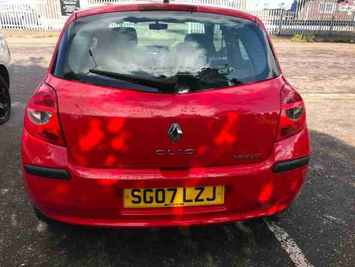 Renault Clio 1.4 16v 98 ( a/c ) Dynamique-full year mot one month free warranty