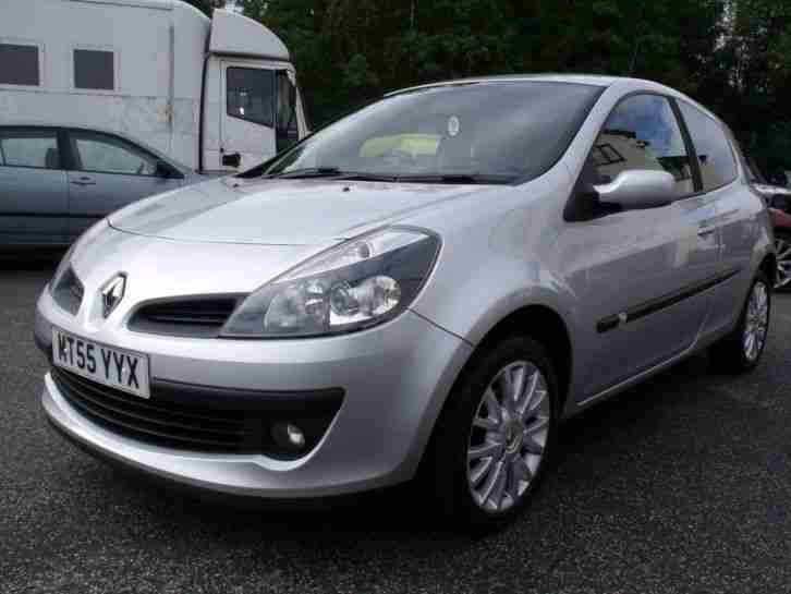 Renault Clio 1.4 16v Dynamique in Silver, Alloy Wheels, CD Player, Fog Lights.