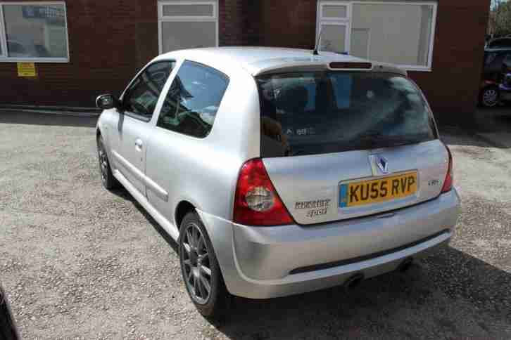 Renault Clio 2.0 16V RENAULTSPORT 182
