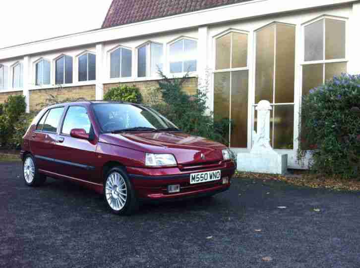 Renault Clio Baccara (Auto) Automatic 1.8 5 Door 1994/1995 (Dec 1994)