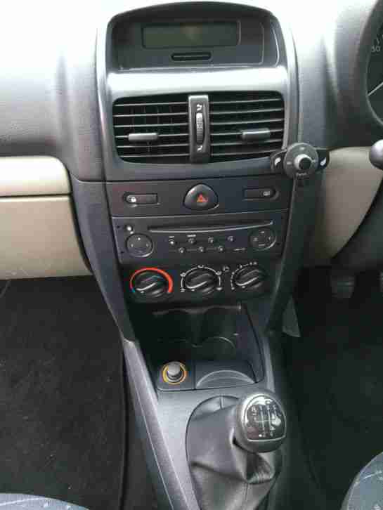 Renault Clio Expression 16V 2003 5 Door Hatchback
