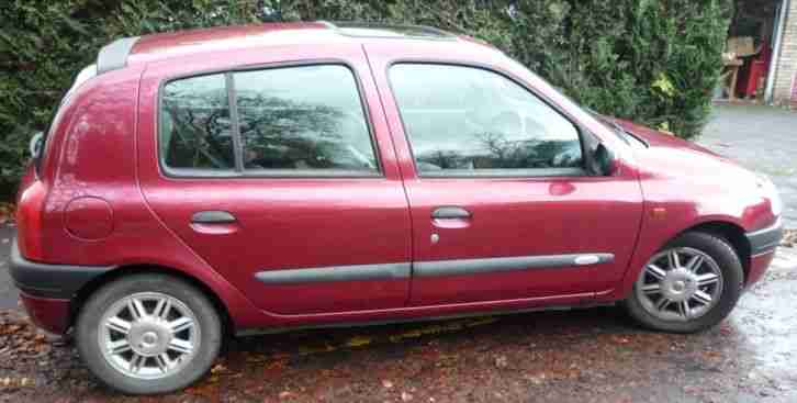 Clio Initiale 2001, low mileage,