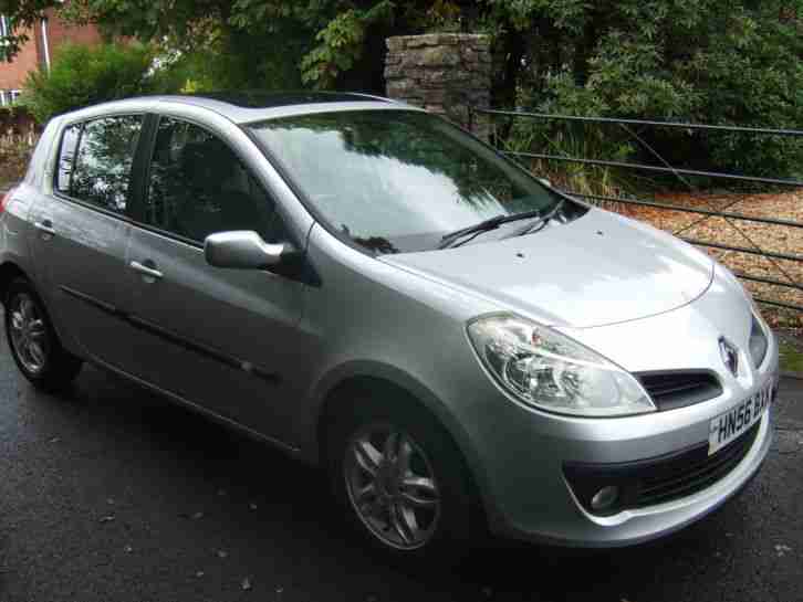 Renault Clio Privilege 1.4, 5 dr, 56 reg new model, 32000 miles with new MOT