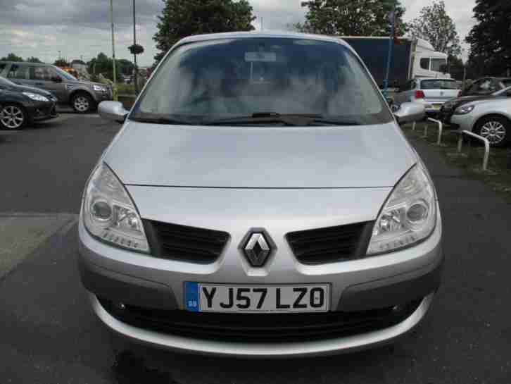Renault Grand Scenic 1.9 DCi Dynamique 7 Seater