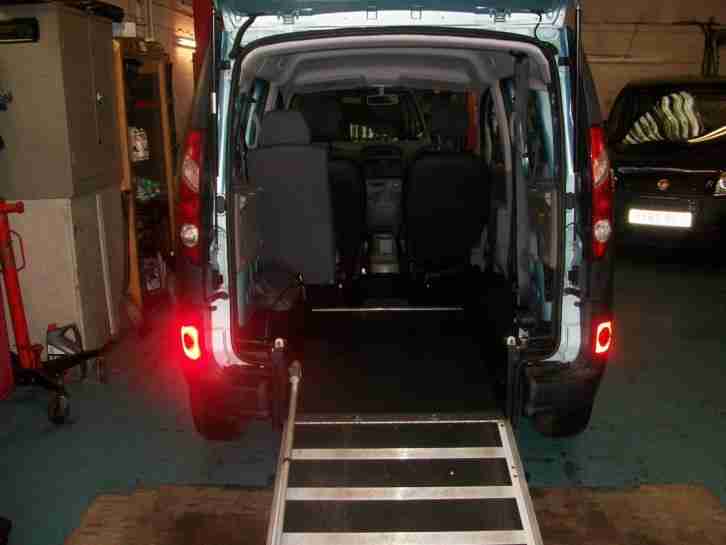 Renault Kangoo 1.6 16v ( 105bhp ) auto 2009MY Extreme WHEELCHAIR ACCESS