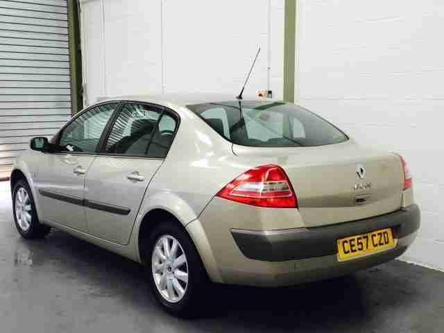 Renault Megane Dynamique 1.6 VVT Saloon Silver Petrol Manual 2007