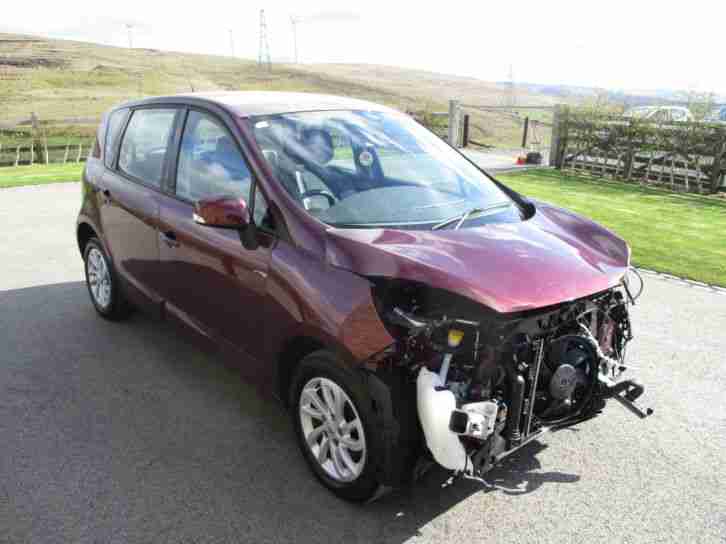 Renault SCENIC 1.5TD S S DYNAMIQUE TOM TOM 2013 (13) DAMAGED REPAIRABLE