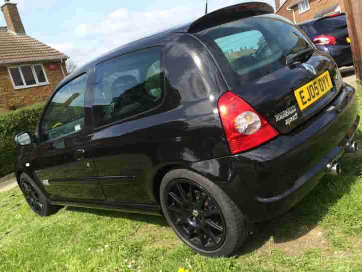 Renault clio 182 sport 05 58,000m both cup packs 1 former keeper 2 keys