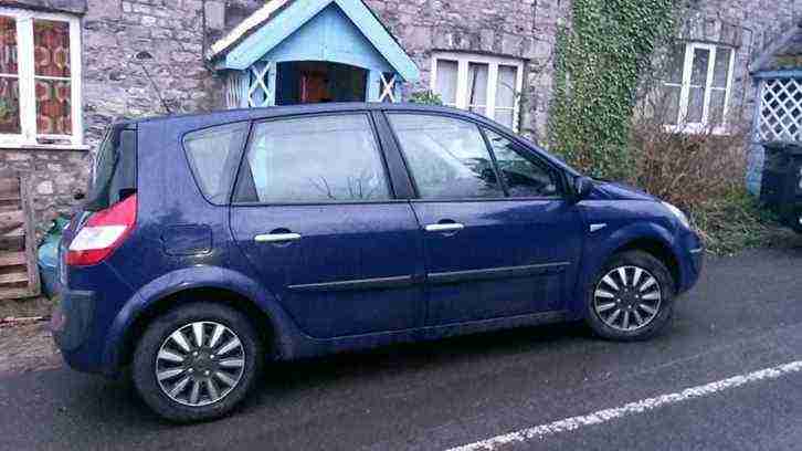 Renault scenic SL oasis VVT Blue 5 door 1.6 Petrol MPV MOT END JAN 2019