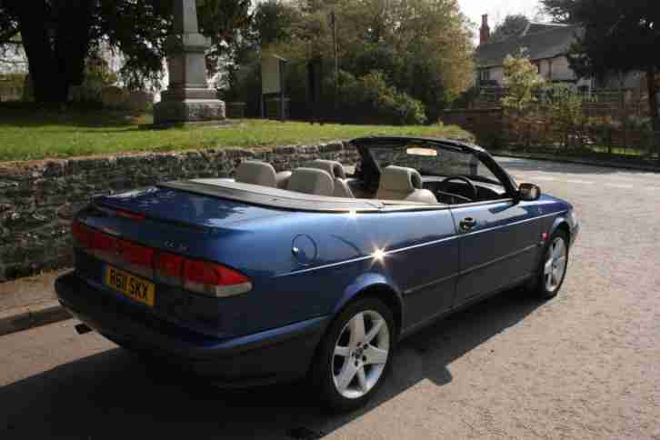SAAB 900 2.3i SE Convertible