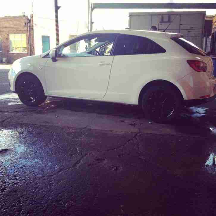 SEAT IBIZA SE WHITE