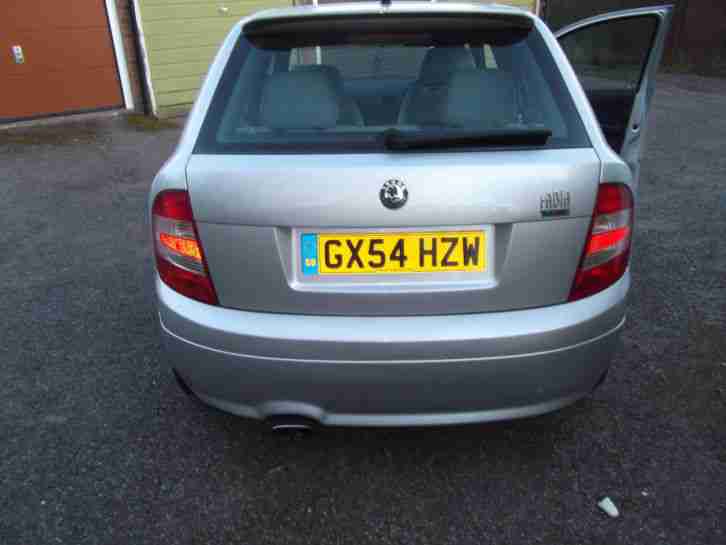 SKODA FABIA VRS DIESEL LATE 2004 (NOVEMBER) VERY LOW MILEAGE