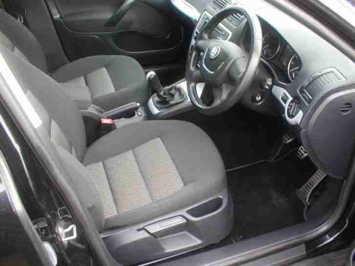 SKODA OCTAVIA 1.8 TSI Scout 4WD Estate 2010 Petrol Manual in Black