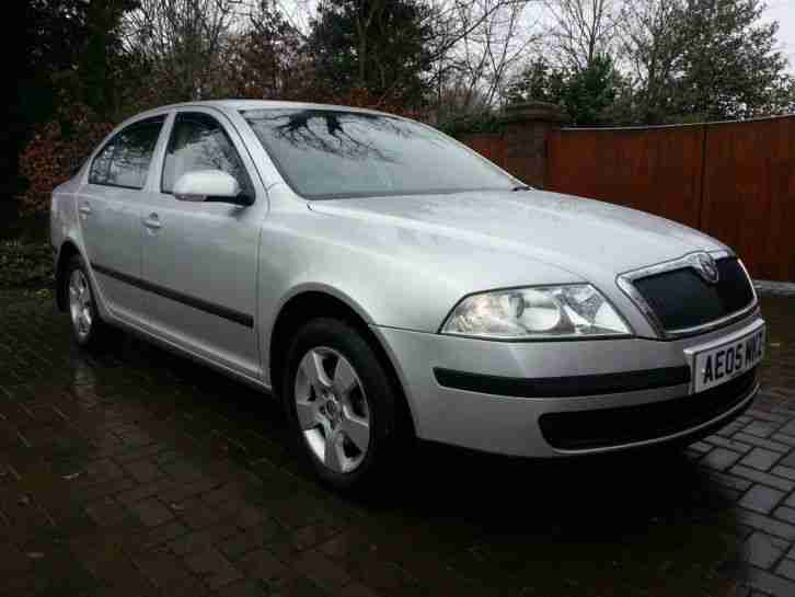 SKODA OCTAVIA AMBIENTE TDI PD 5 DOOR FINISHED IN REFLEX SILVER