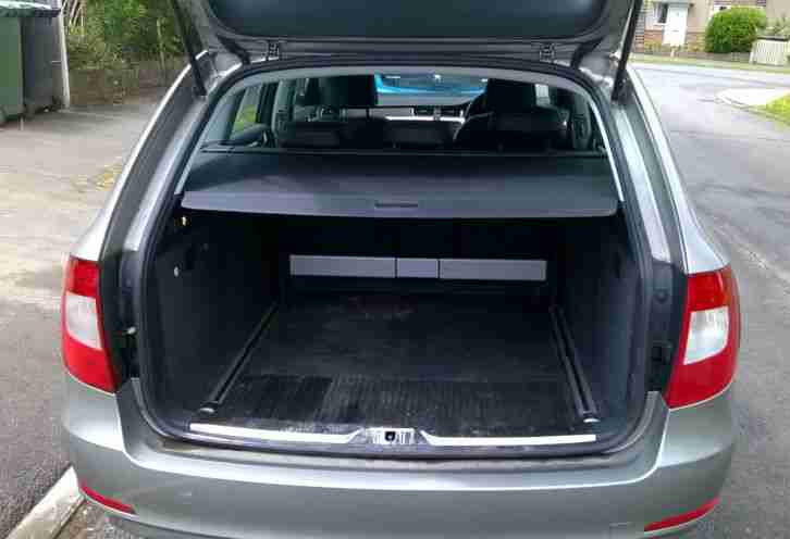 SKODA SUPERB 2.0 TDI CR 140 ELEGANCE ESTATE (60 Reg 2010)